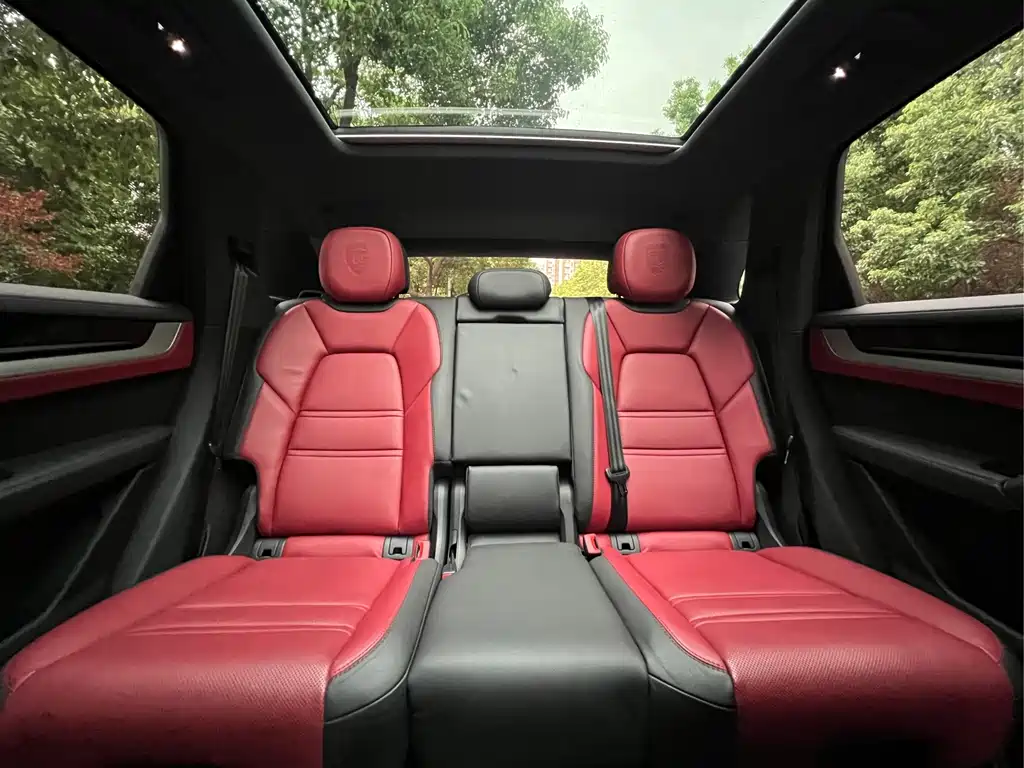 Porsche Cayenne — миниатюра 9
