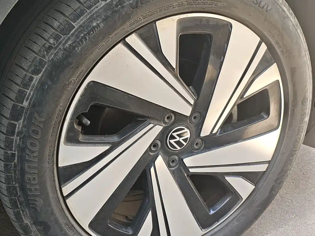 Volkswagen Tiguan L L 2023 380TSI AT R-Line 7 мест
