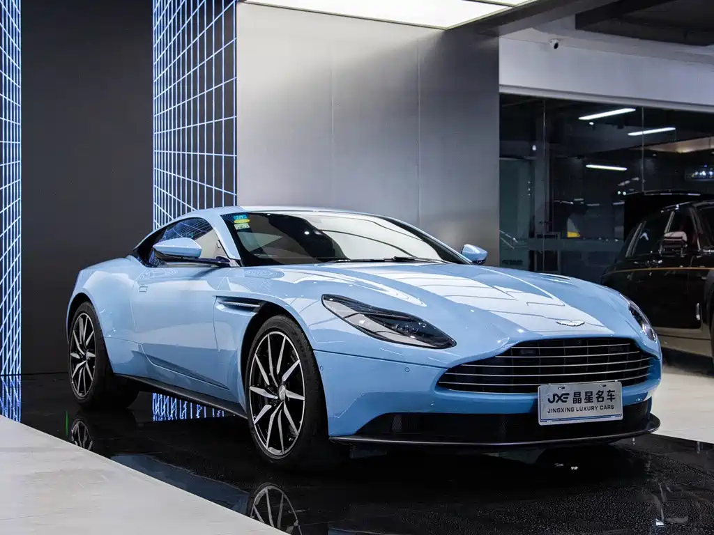 Aston Martin DB11 4.0T V8 Coupe, фото 16