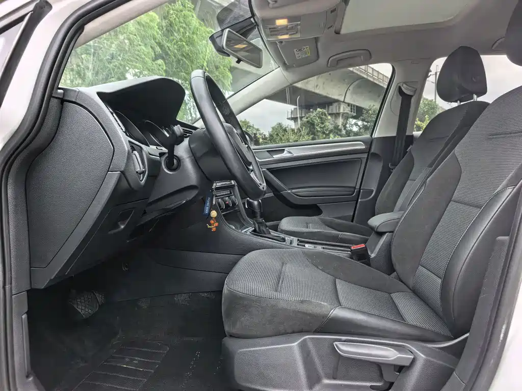 Volkswagen Golf — миниатюра 4