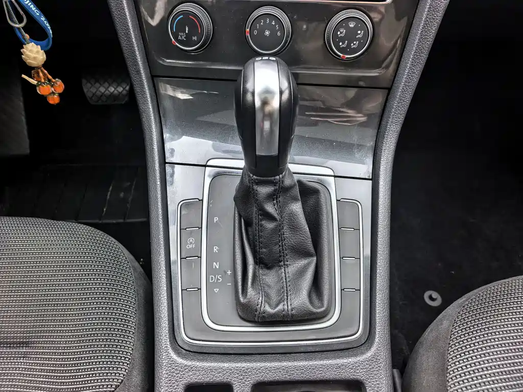 Volkswagen Golf — миниатюра 11