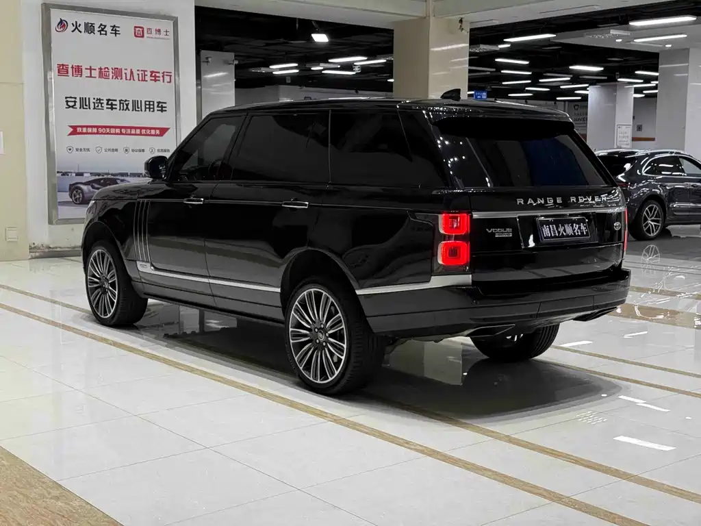 Land Rover Range Rover — миниатюра 8