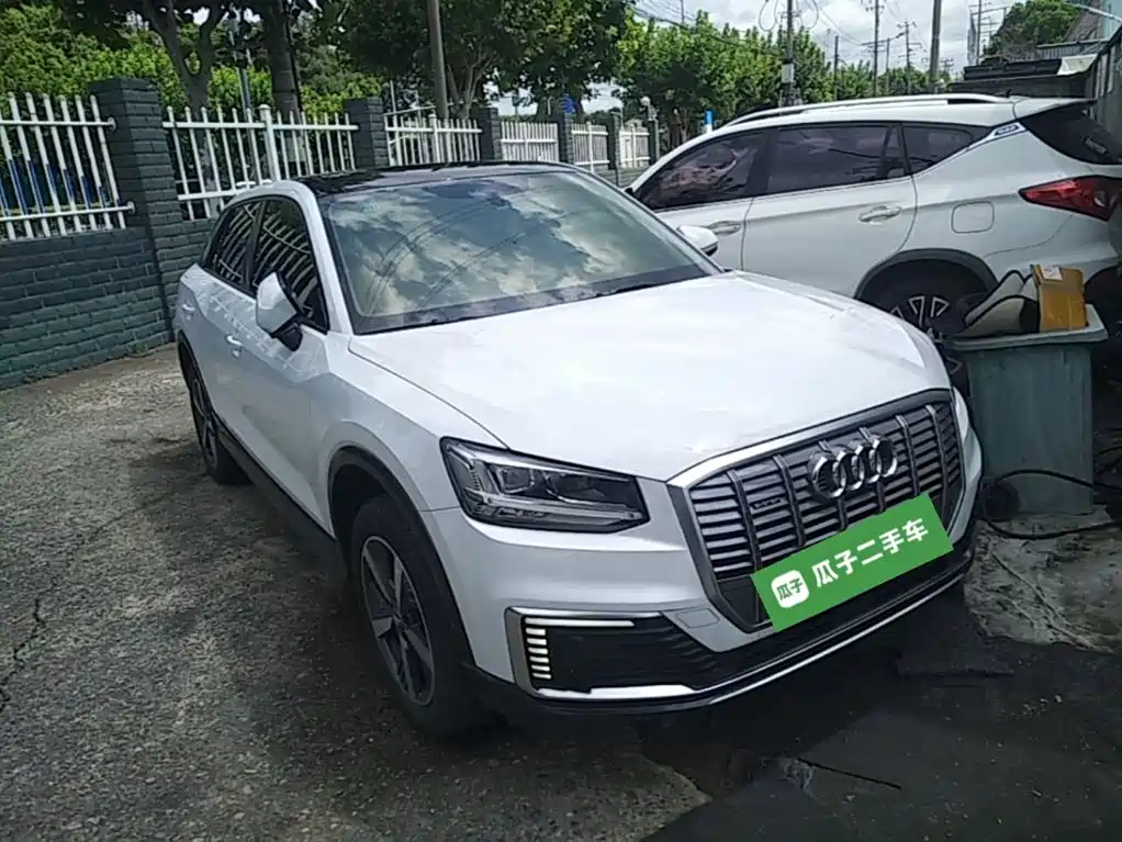 Audi Q2L e-tron — миниатюра 4