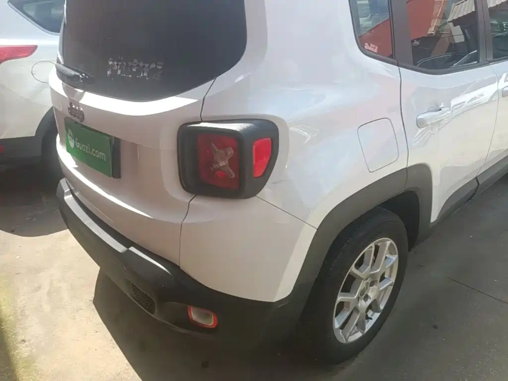 Jeep Renegade — миниатюра 8