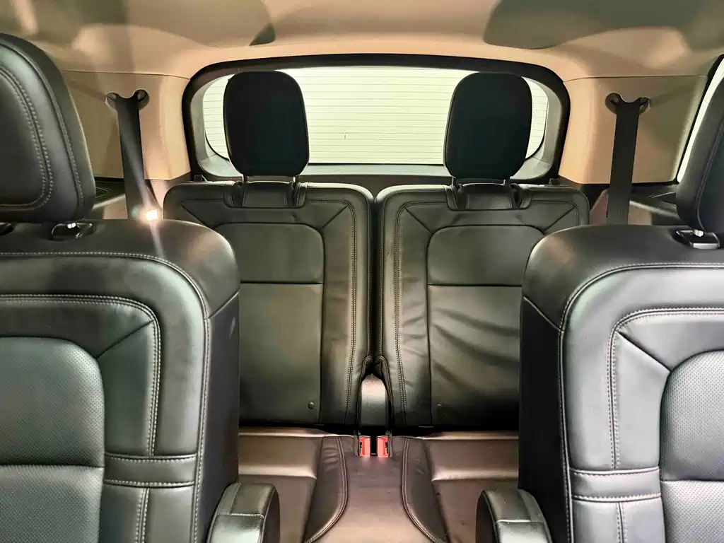 Lincoln Aviator — миниатюра 11