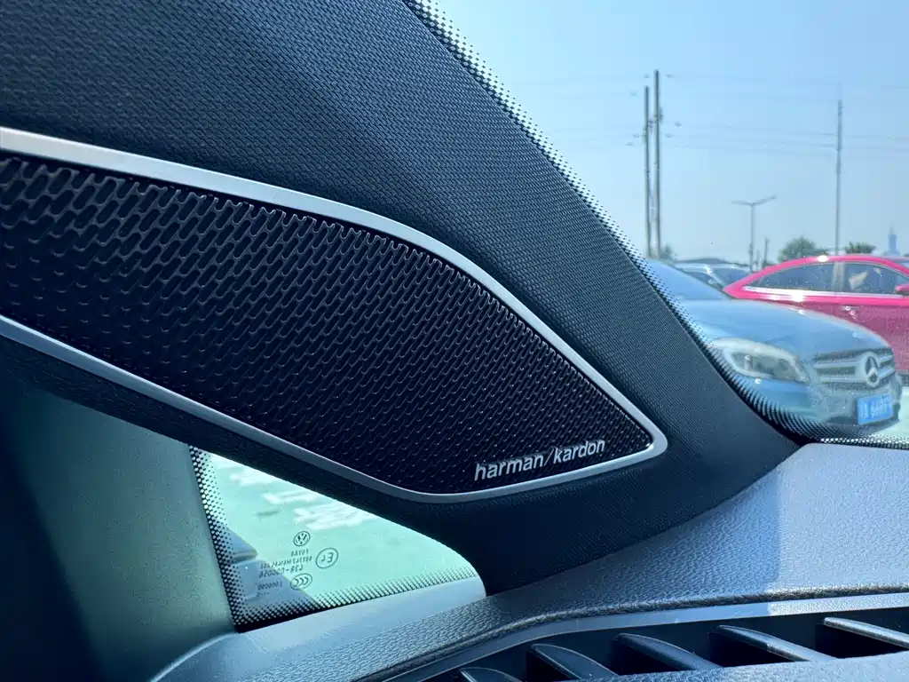 Volkswagen Golf GTI — миниатюра 15