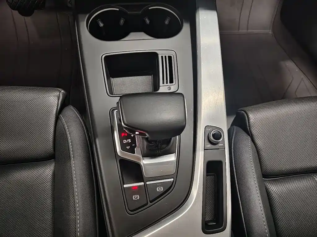 Audi A4L 2021 40 TFSI