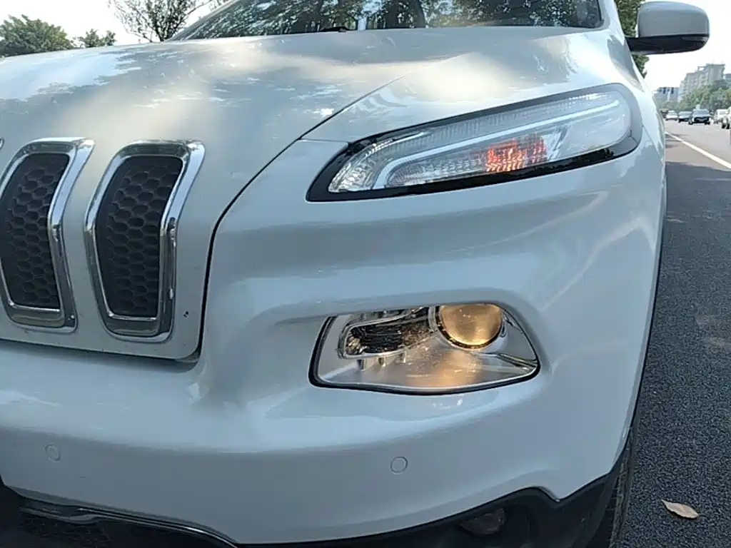 Jeep Cherokee — миниатюра 24