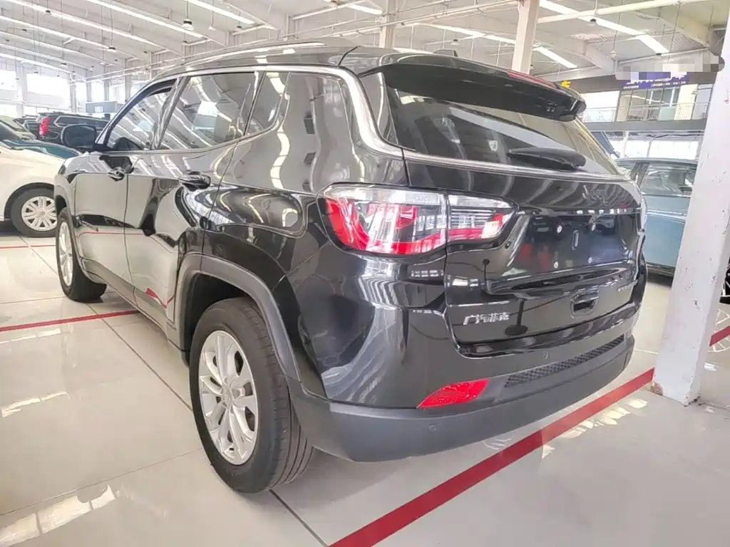 Jeep Compass — миниатюра 5