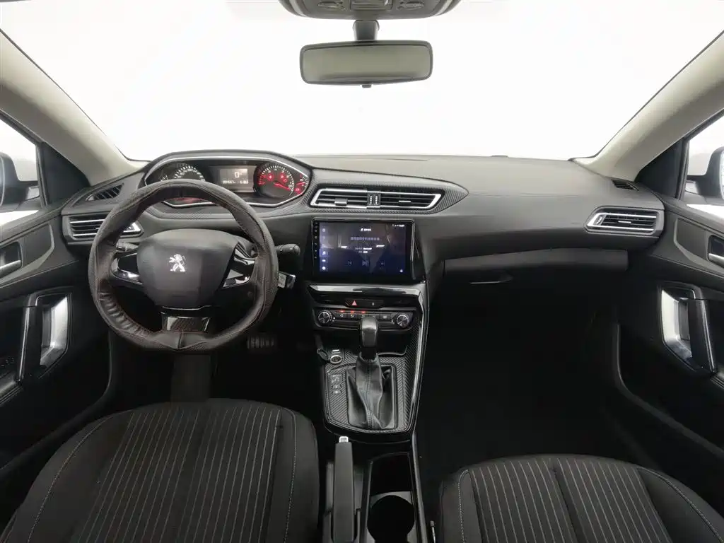 Peugeot 308 2019 190THP AT Fashion V