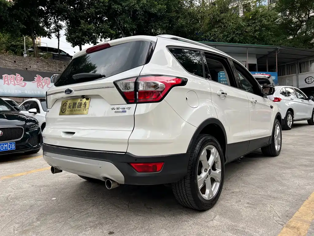 Ford Kuga — миниатюра 19