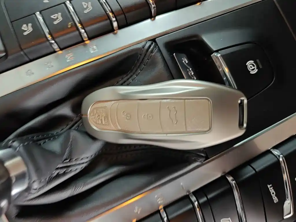 Porsche Macan — миниатюра 9