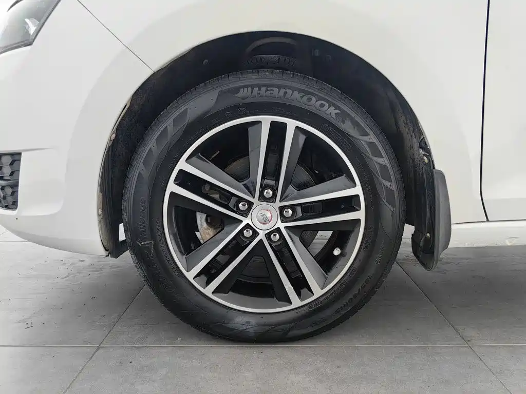 Skoda Rapid Spaceback — миниатюра 17