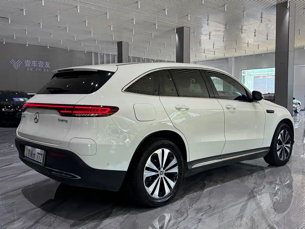 Mercedes-Benz EQC — миниатюра 21