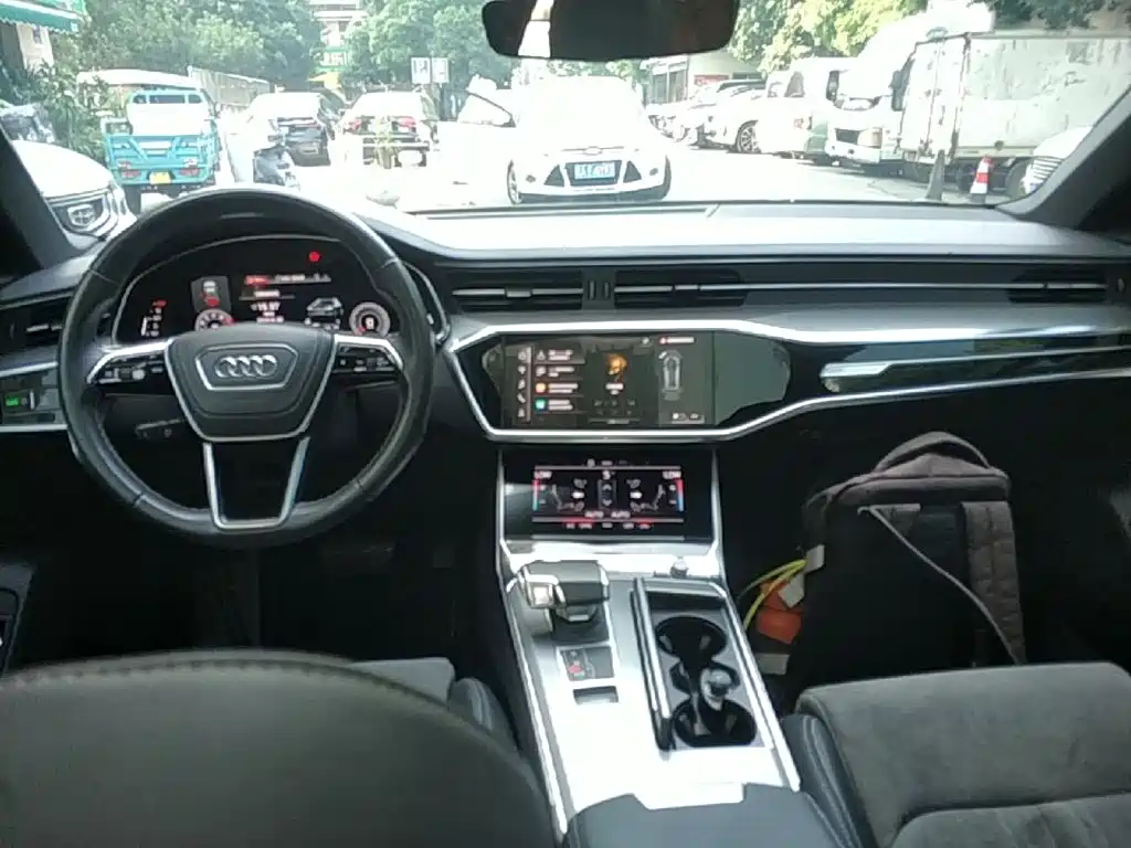 Audi A6L 2023 40 TFSI Luxury