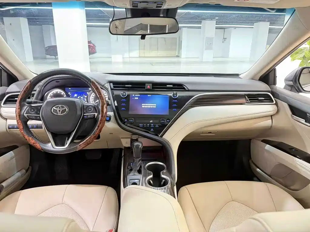 Toyota Camry — миниатюра 6