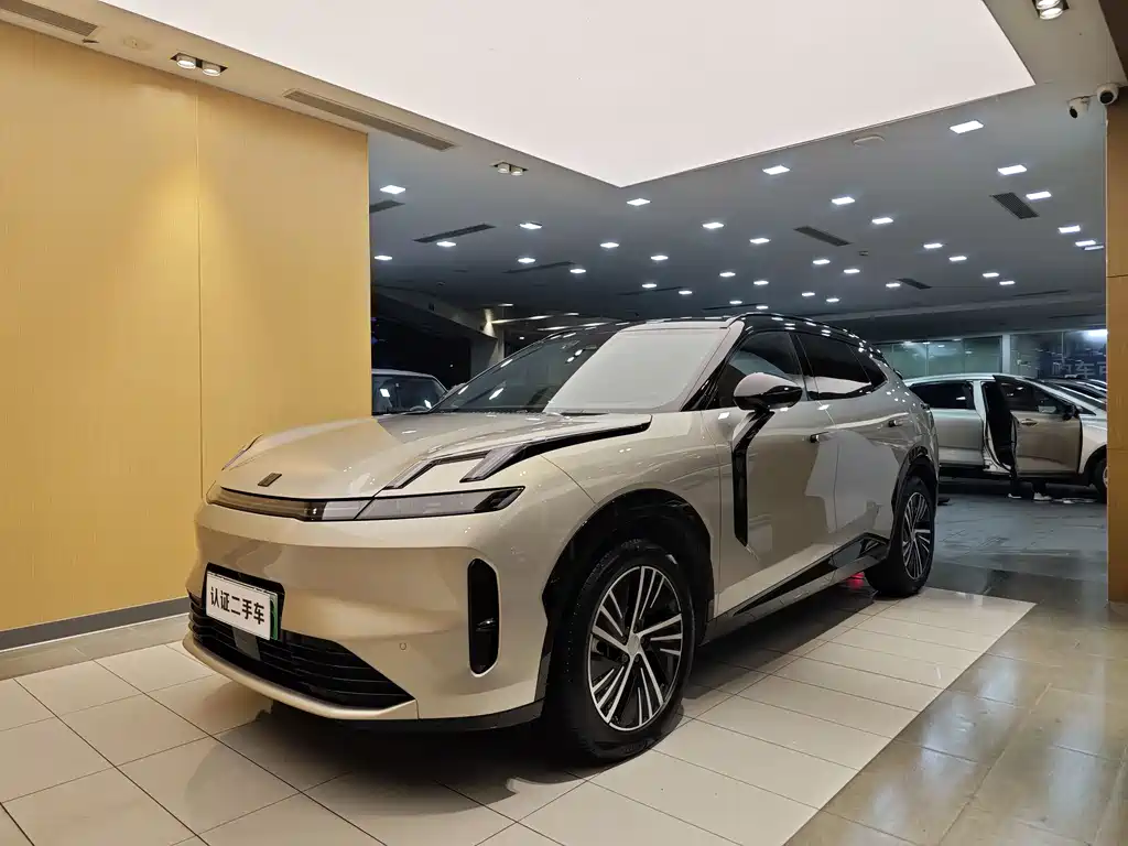 2024 Lynk & Co 08 - zdjęcie 1 z 36