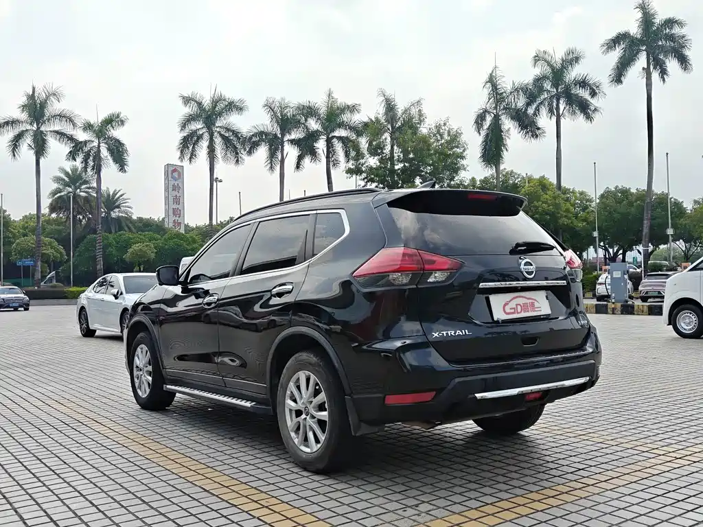 Nissan X-Trail — миниатюра 6