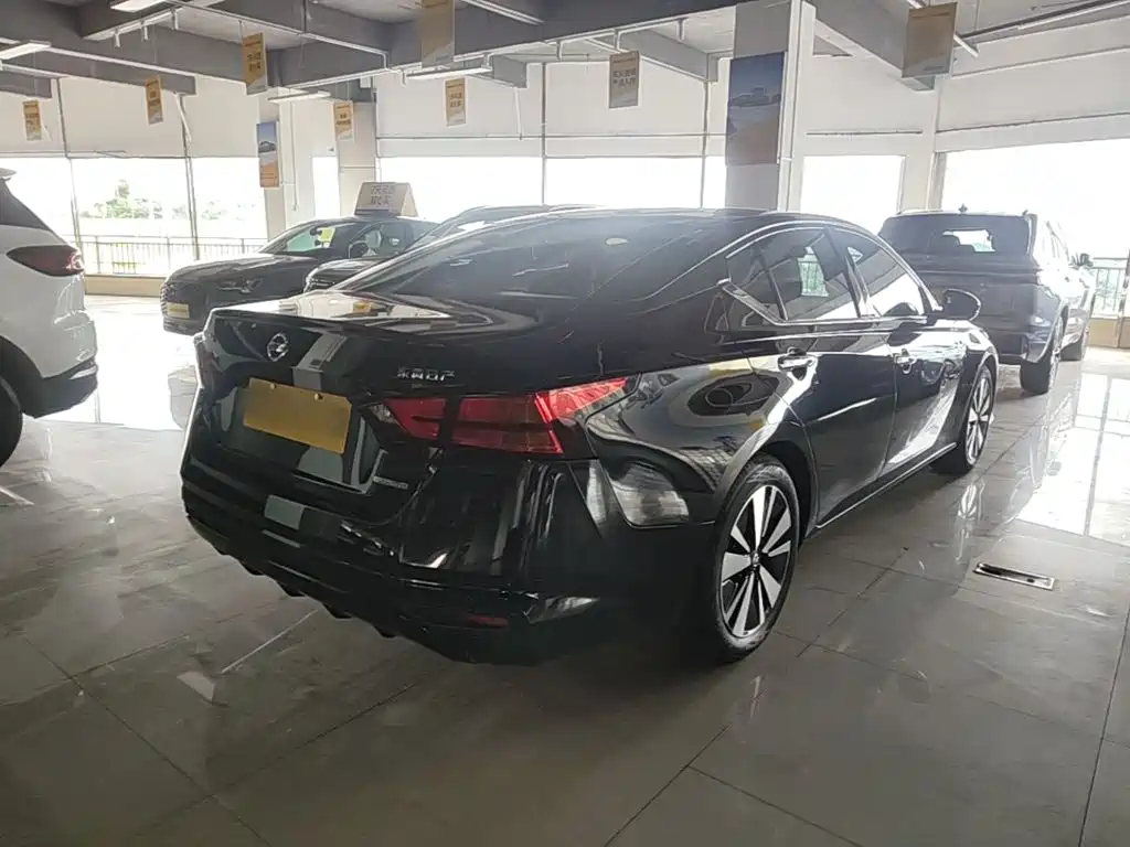 Nissan Teana — миниатюра 7