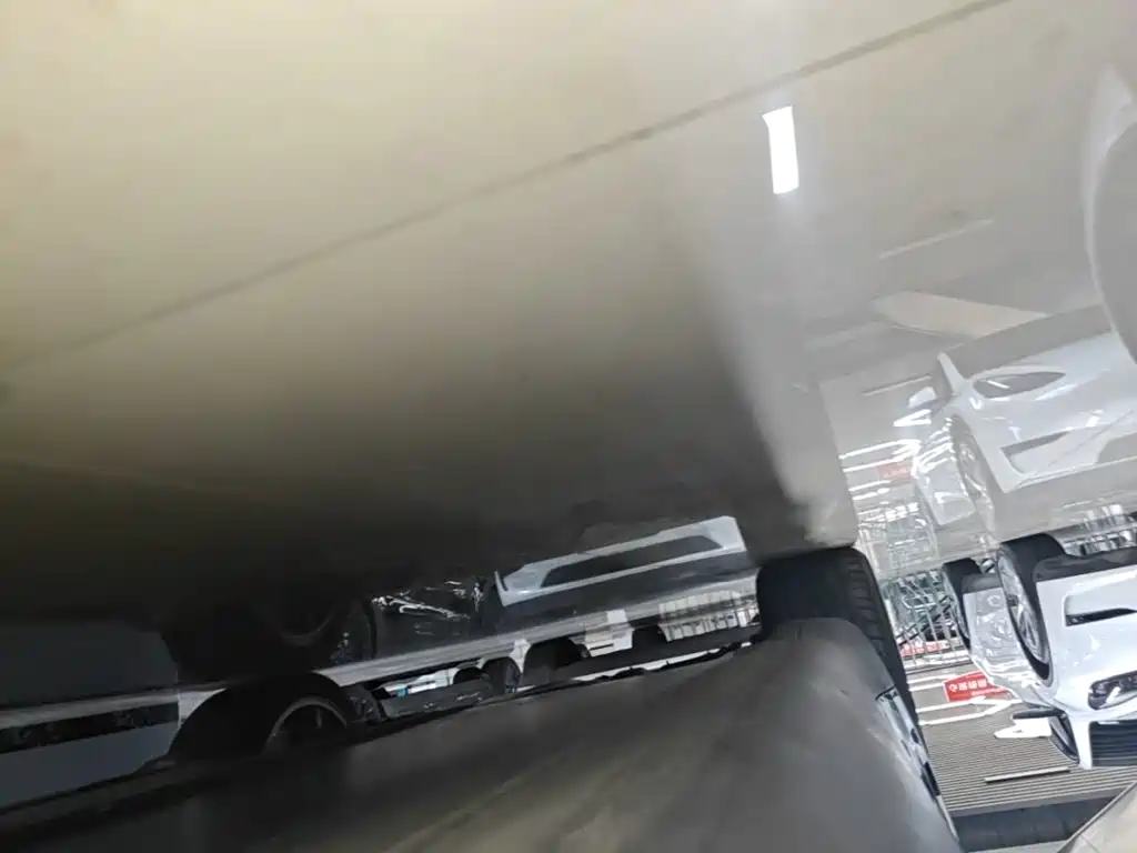 Tesla Model Y — миниатюра 21