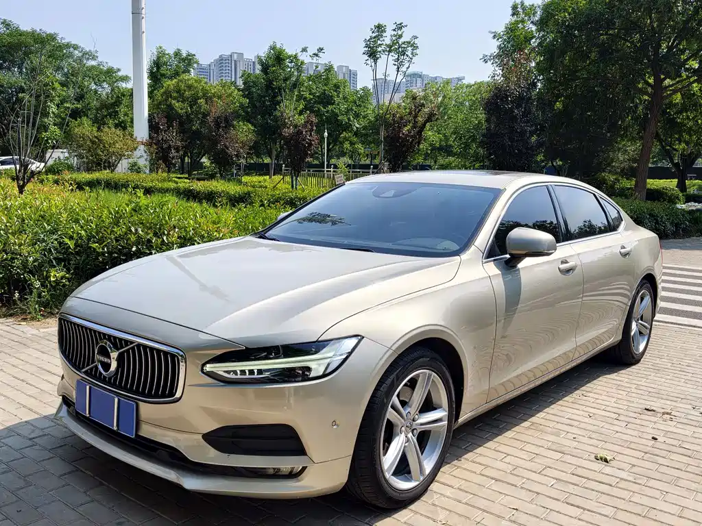 Volvo S90 2017 T4