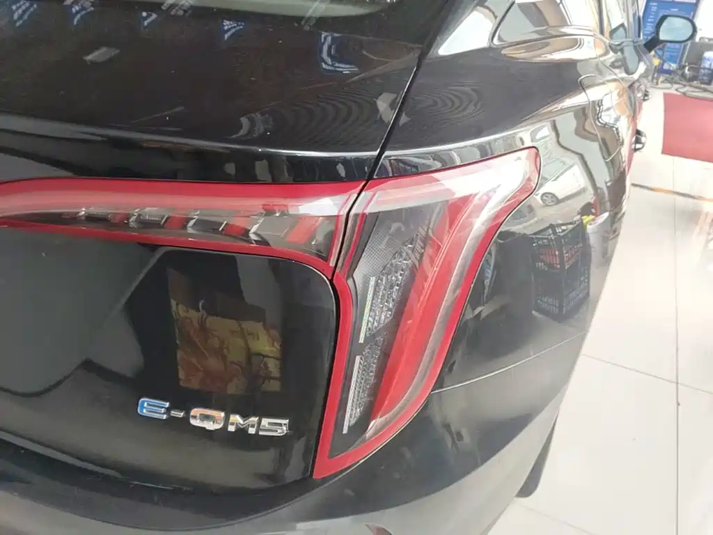 Hongqi Hongqi E-QM5 — миниатюра 8