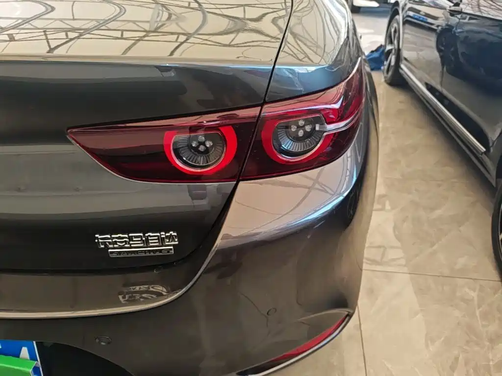 Mazda 3 Axela — миниатюра 8