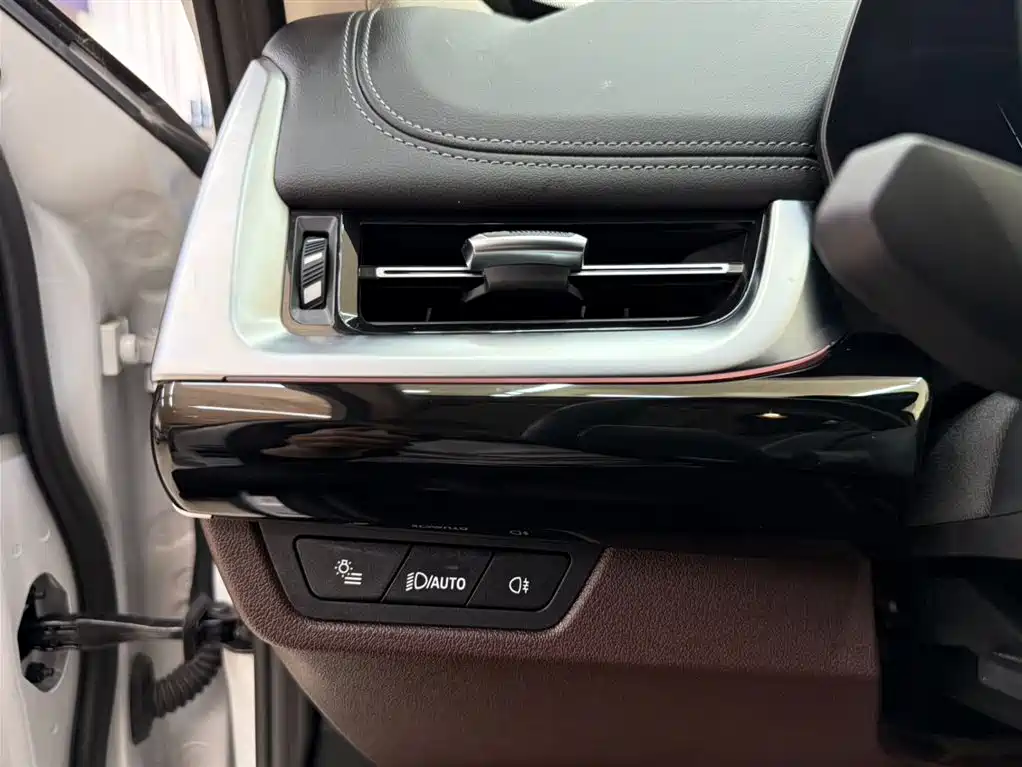 BMW X1 2023 sDrive20Li X