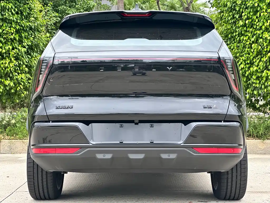 Geely Boyue L — миниатюра 9