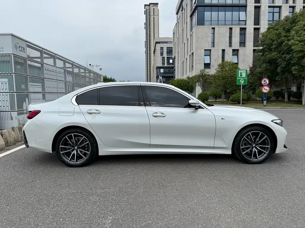 BMW 3 Series — миниатюра 4
