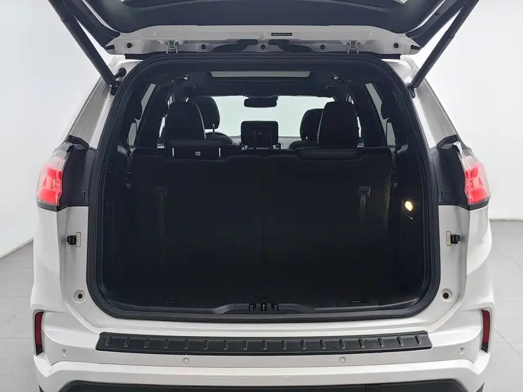 Ford Edge — миниатюра 16