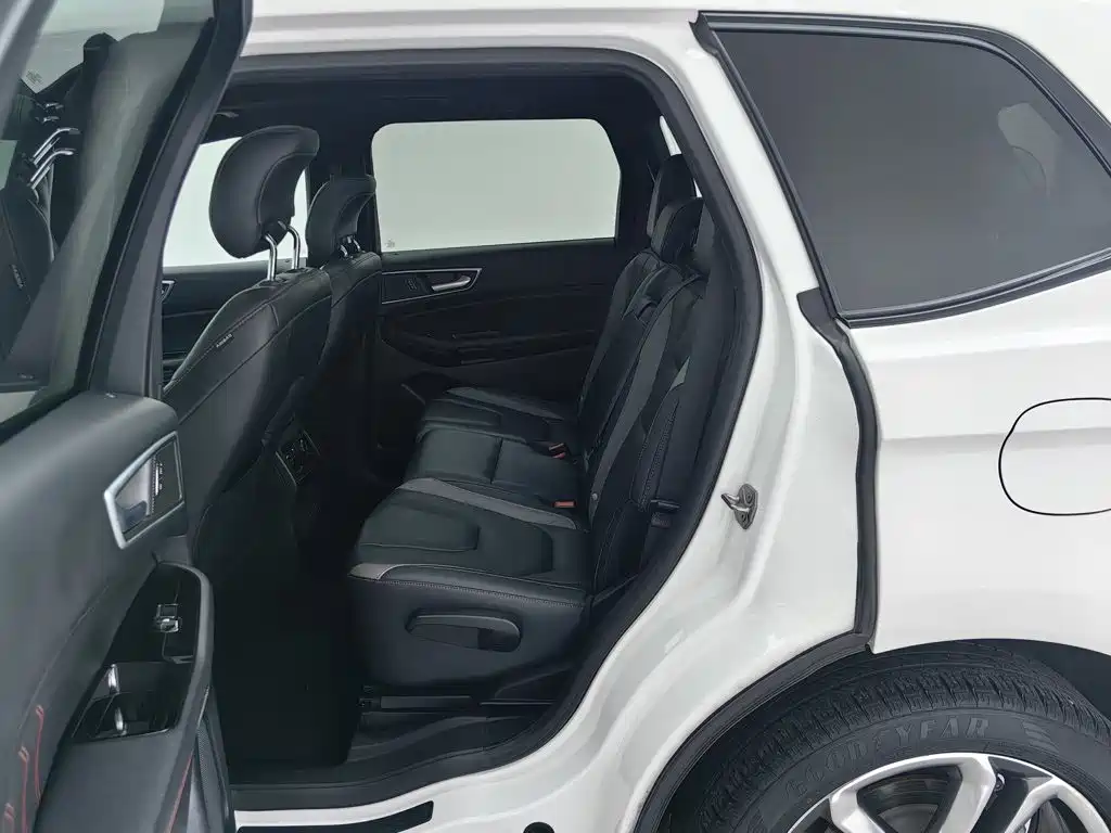 Ford Edge — миниатюра 15