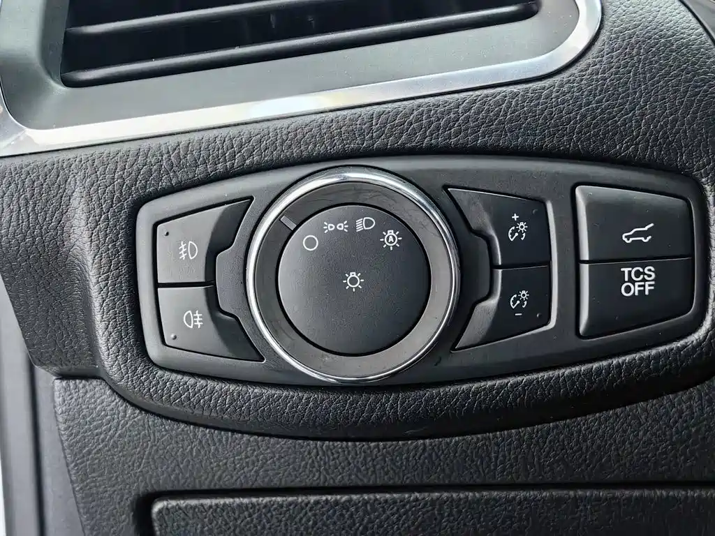 Ford Edge — миниатюра 21