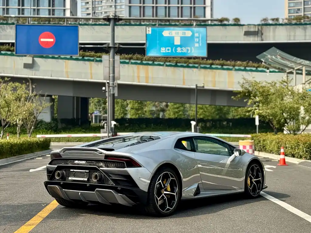 Lamborghini Huracán — миниатюра 9