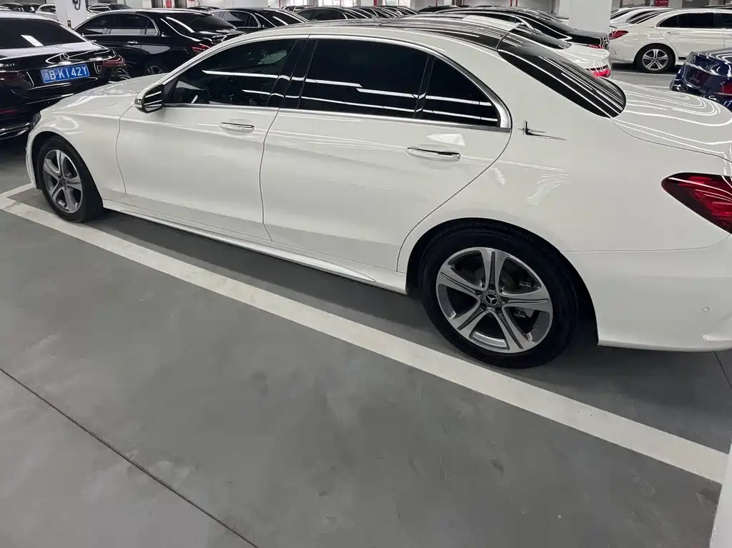 Mercedes-Benz C-Class — миниатюра 14