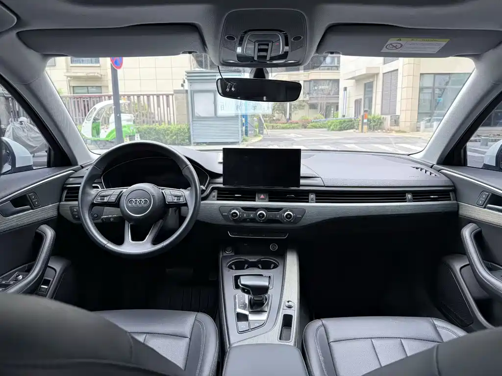 Audi A4L 2023 40 TFSI Fashion