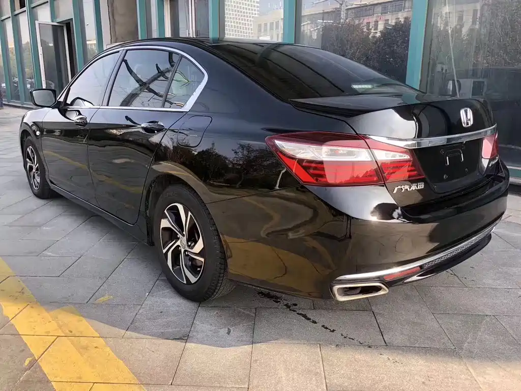 Honda Accord — миниатюра 5