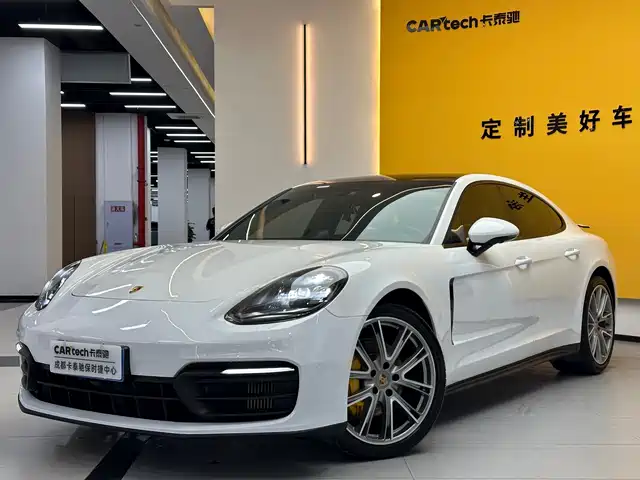 2022 Porsche Panamera