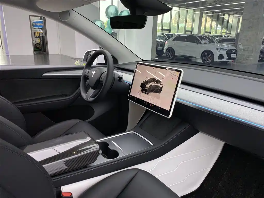 Tesla Model Y — фотографии объявления, Фото 10