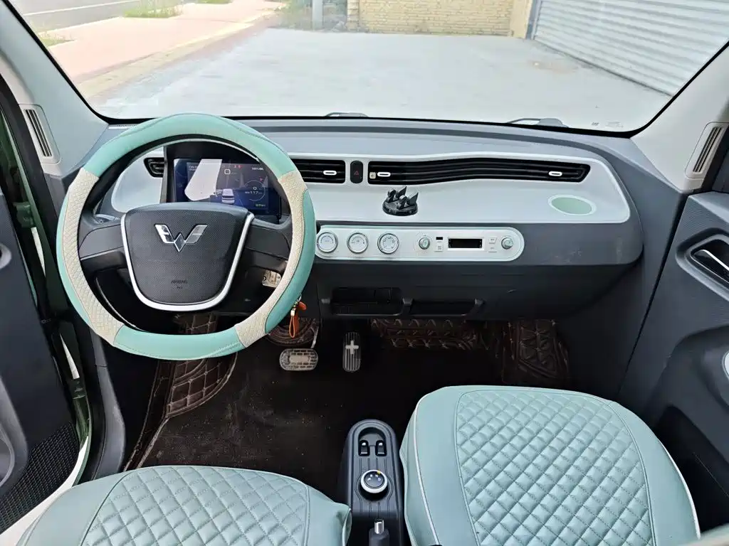 Wuling MINIEV — миниатюра 10