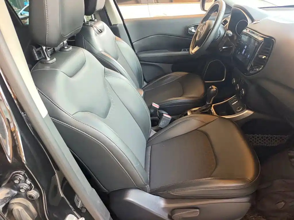 Jeep Compass — миниатюра 25
