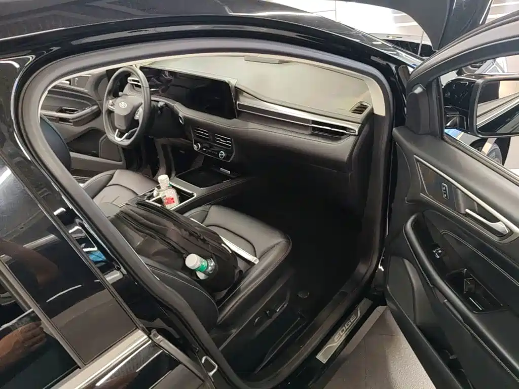 Ford Edge — миниатюра 9