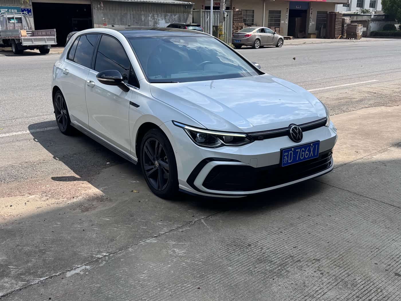 Volkswagen Golf 1.4 л 2021 г. Белый, пробег 49000 км