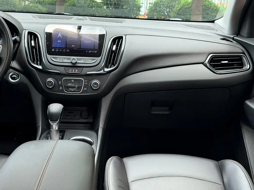 Chevrolet Equinox — миниатюра 18