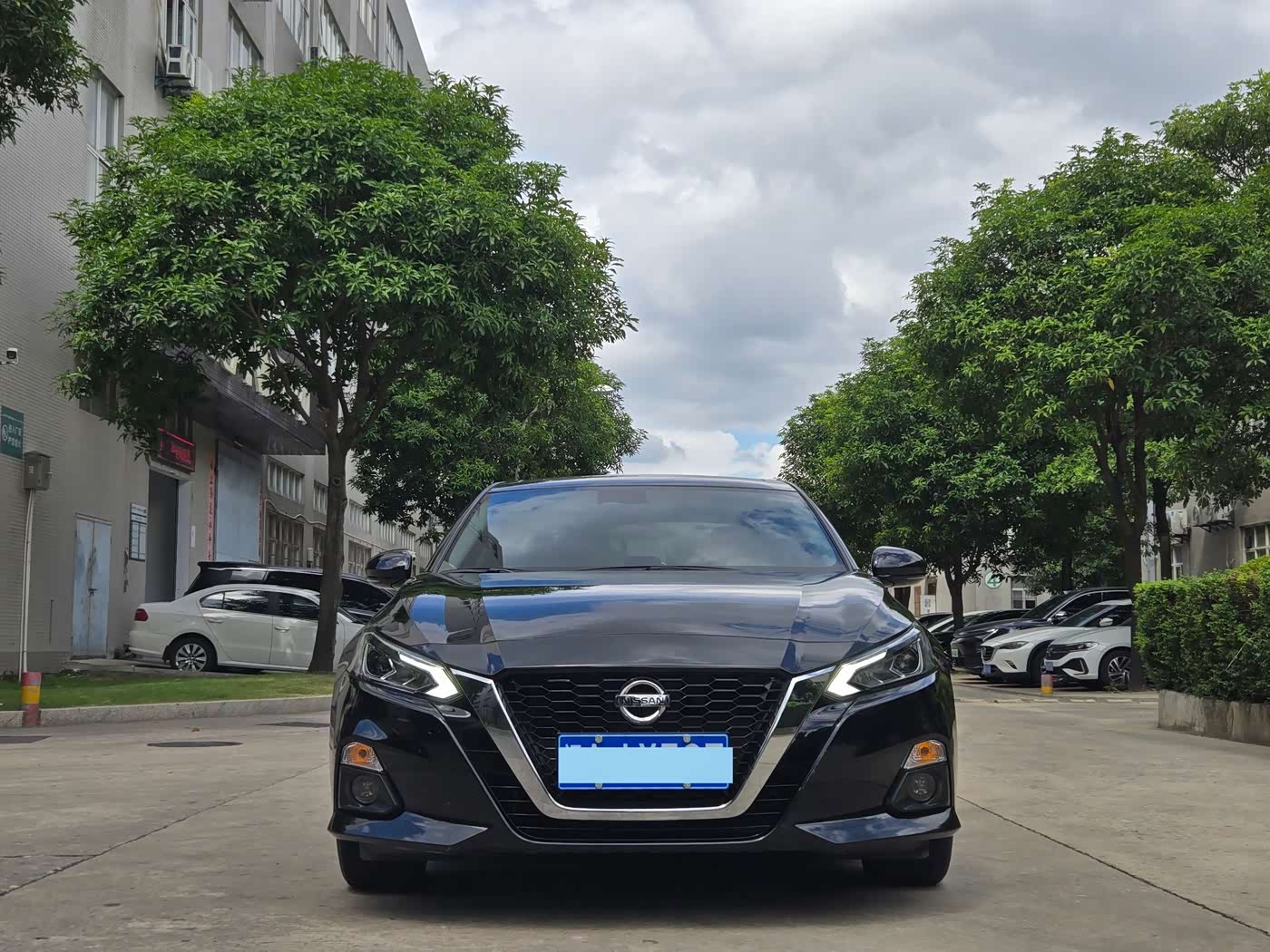 Nissan Teana 2.0 л 2023 г. Чёрный, пробег 25000 км