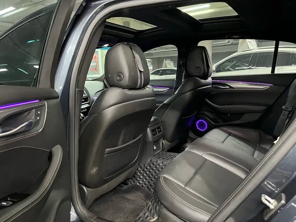 Cadillac CT5 — миниатюра 7