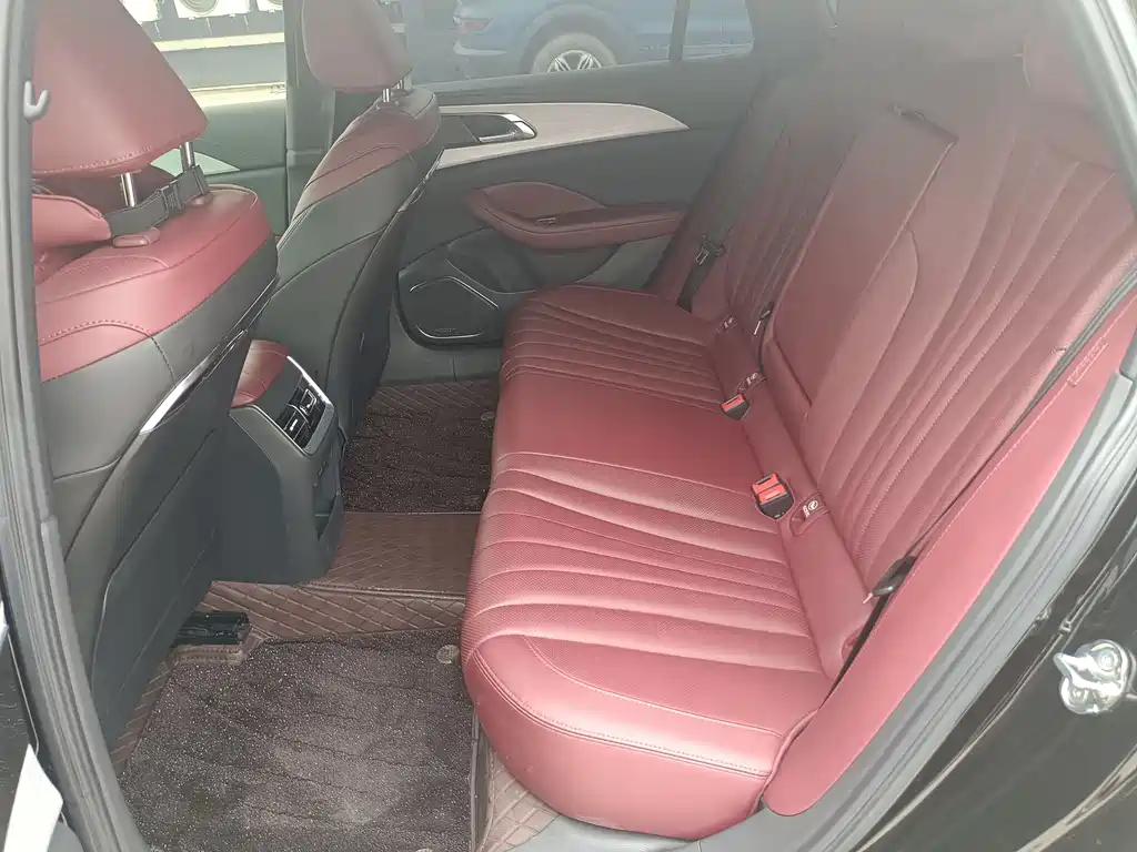 Hongqi H5 2025 2.0T AT