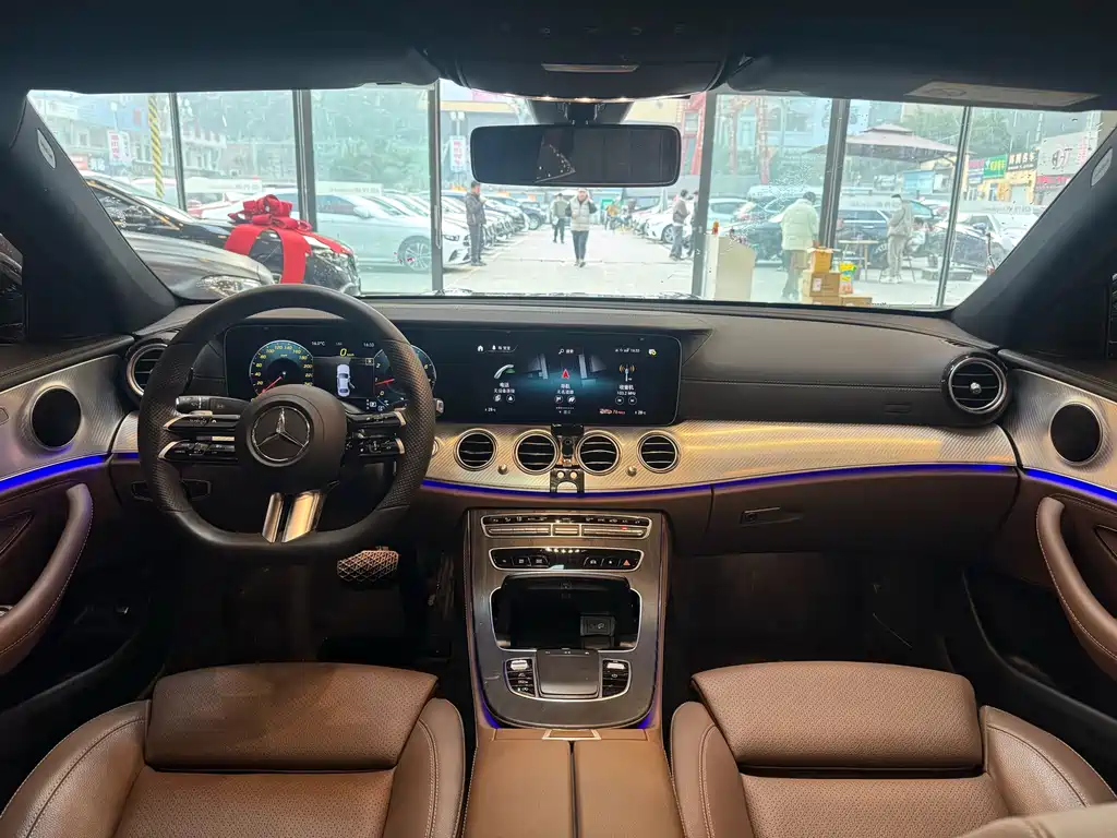 MERCEDES-BENZ E CLASS