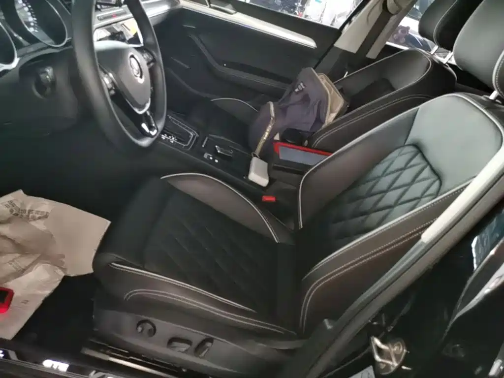 Volkswagen Magotan PHEV — миниатюра 15