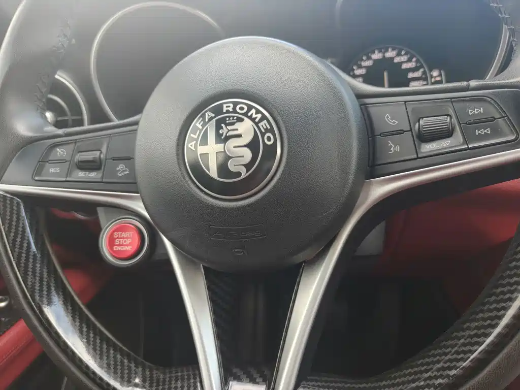 Alfa Romeo Stelvio — миниатюра 7